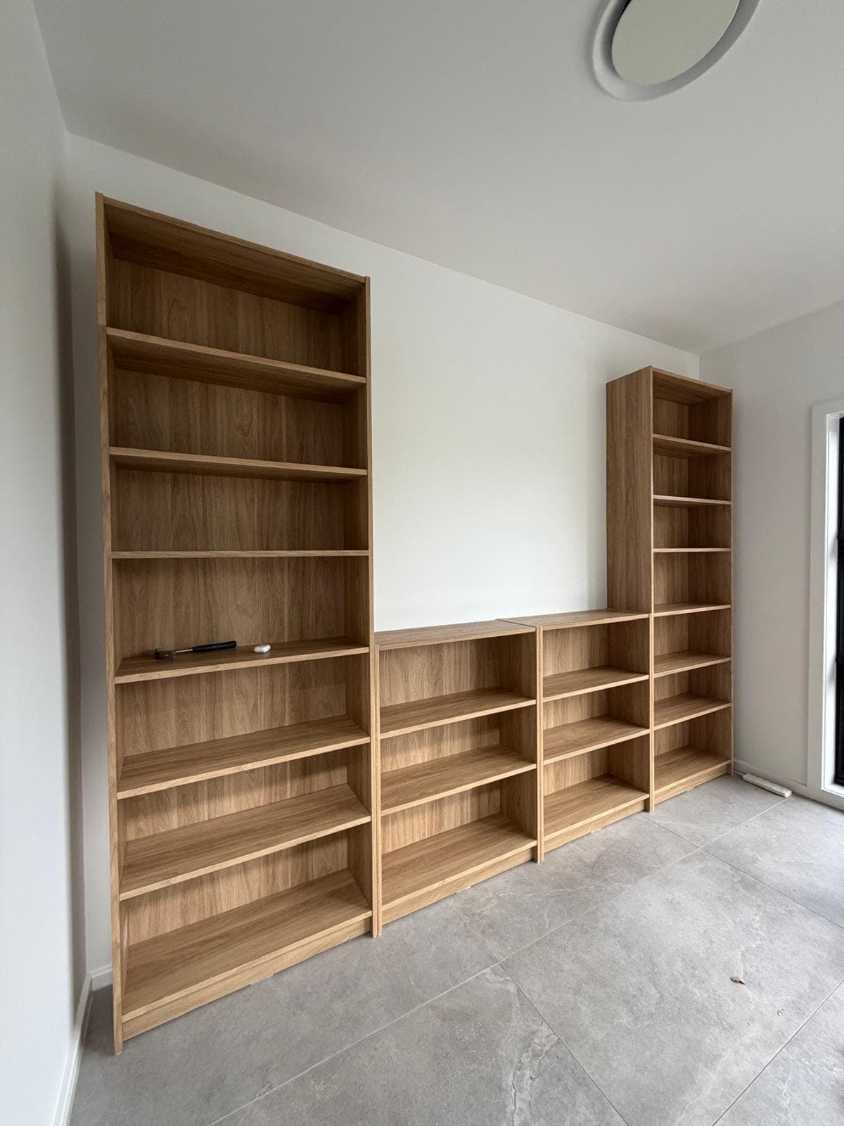 Bookcase and storage furniture assembled by Liztty and ready to use